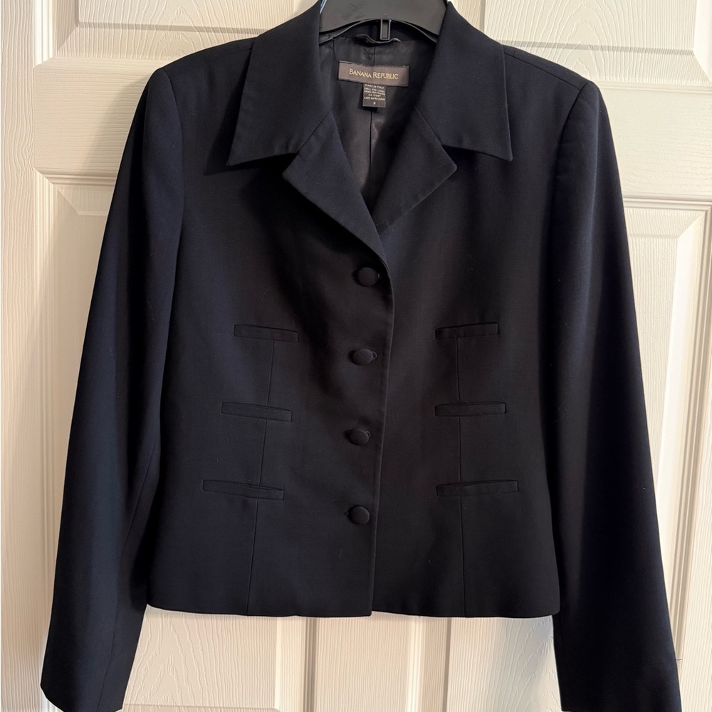 Banana Republic Women's Classic Fit
Black Blazer Size 8 Professional Preppy